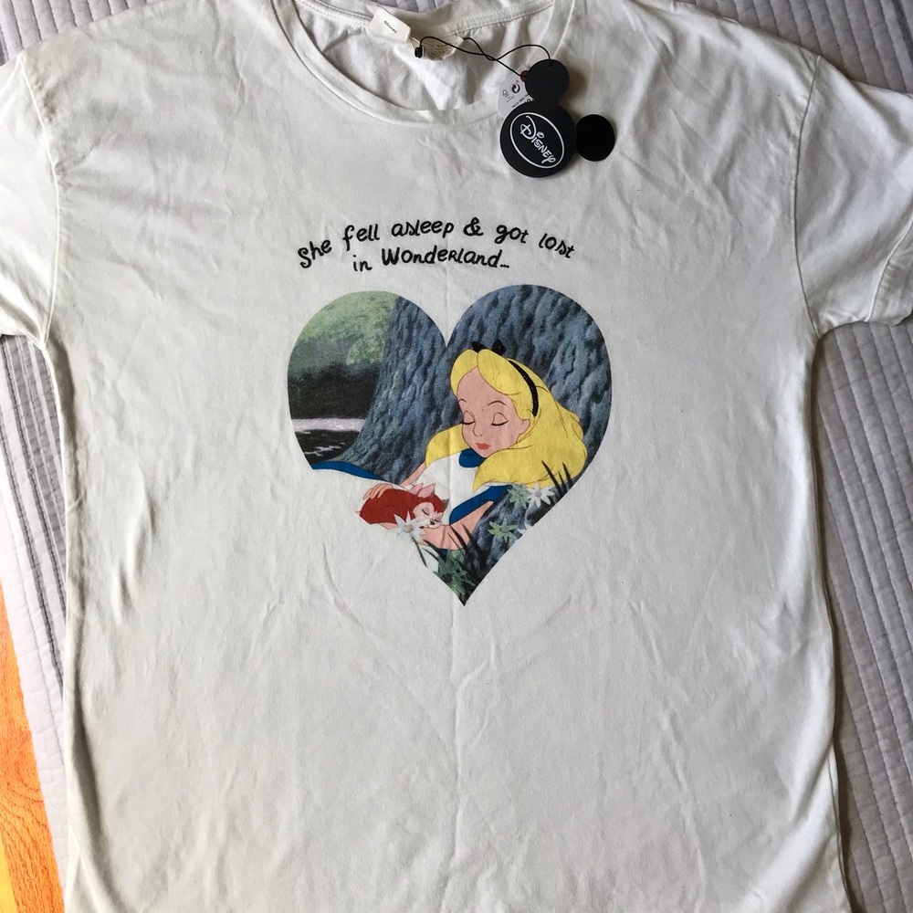 NWT Zara kids Disney tee with ties on sleeves 🫖🐛